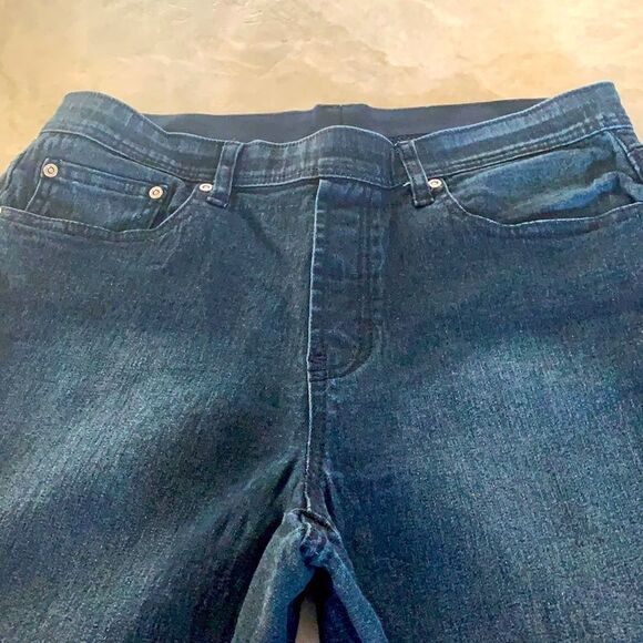 Pull On Stretch Capris - Picture 2 of 5